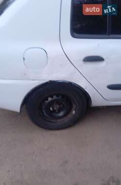 Седан Renault Clio Symbol 2004 в 