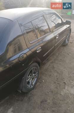 Седан Renault Clio Symbol 2008 в 