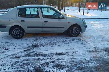 Седан Renault Clio Symbol 2002 в 