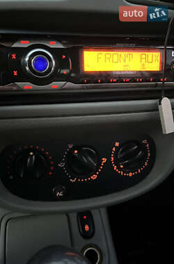 Седан Renault Clio Symbol 2003 в 