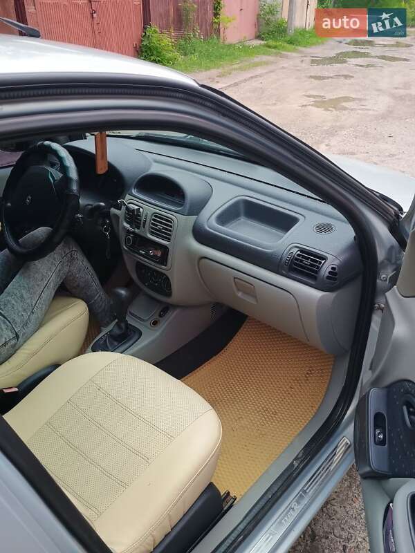 Седан Renault Clio Symbol 2003 в Полтаве