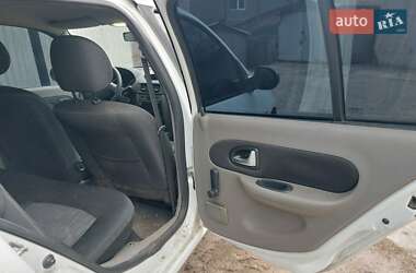 Седан Renault Clio Symbol 2011 в 