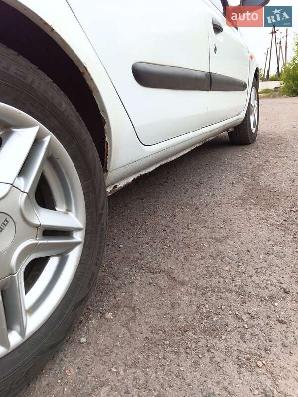 Седан Renault Clio Symbol 2003 в Кривом Роге