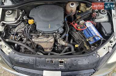 Седан Renault Clio Symbol 2003 в 
