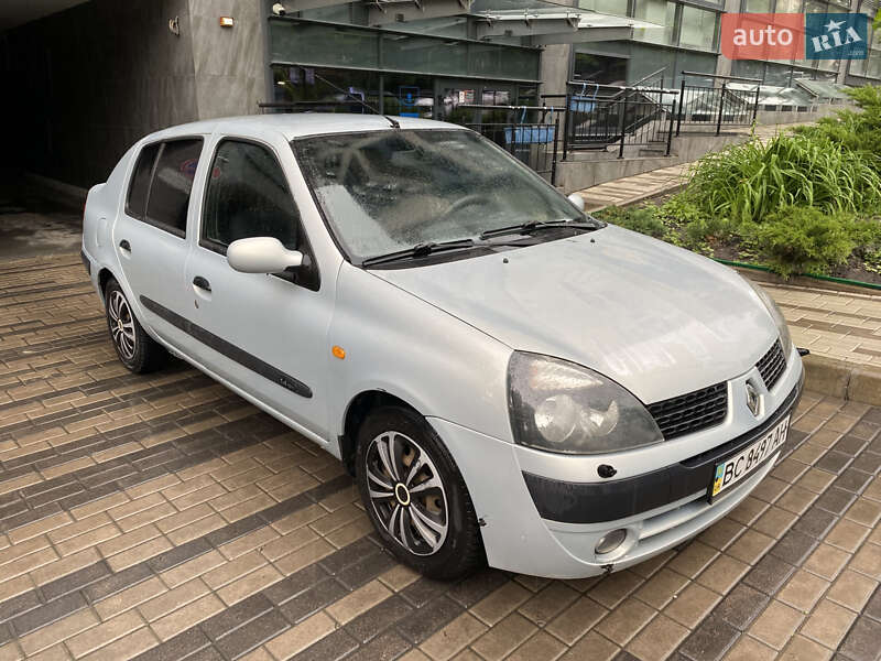 Седан Renault Clio Symbol 2002 в Киеве