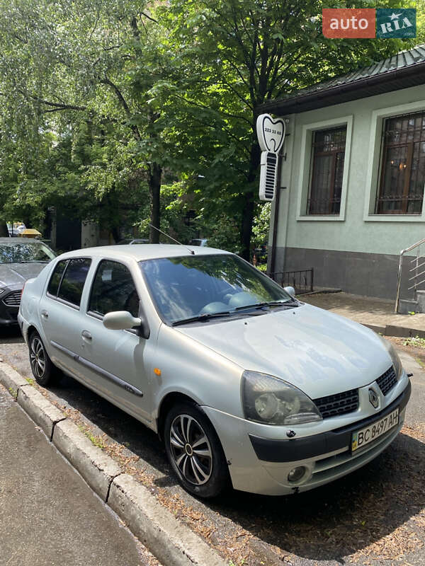 Седан Renault Clio Symbol 2002 в Киеве