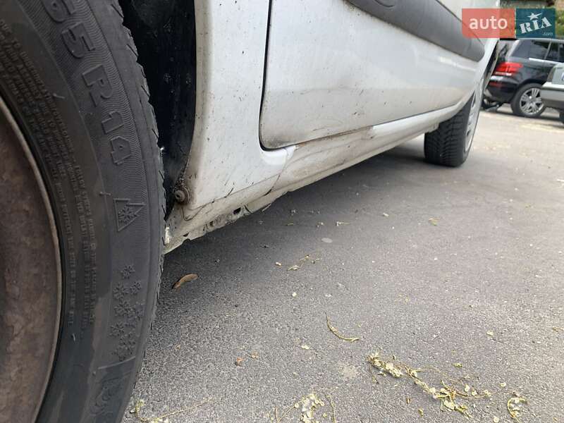 Седан Renault Clio Symbol 2006 в Киеве
