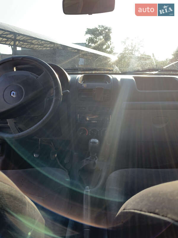 Седан Renault Clio Symbol 2006 в Днепре