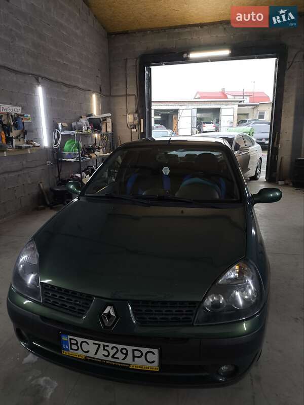 Седан Renault Clio Symbol 2003 в Золочеве