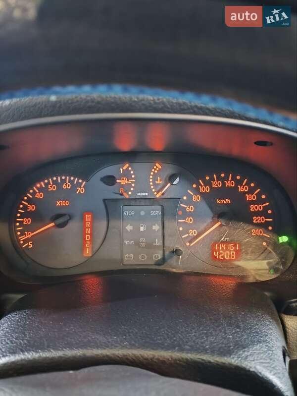 Седан Renault Clio Symbol 2003 в Золочеве