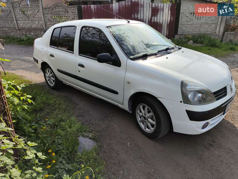 Седан Renault Clio Symbol 2006 в Хороле
