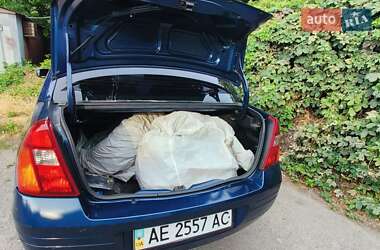 Седан Renault Clio Symbol 2001 в 