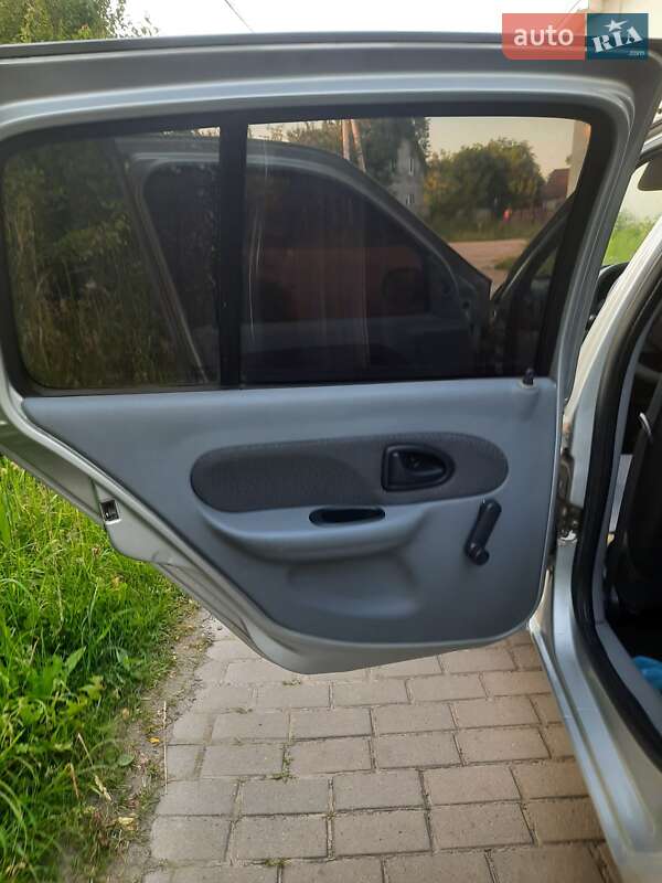 Седан Renault Clio Symbol 2007 в Львове