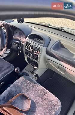 Седан Renault Clio Symbol 2003 в 