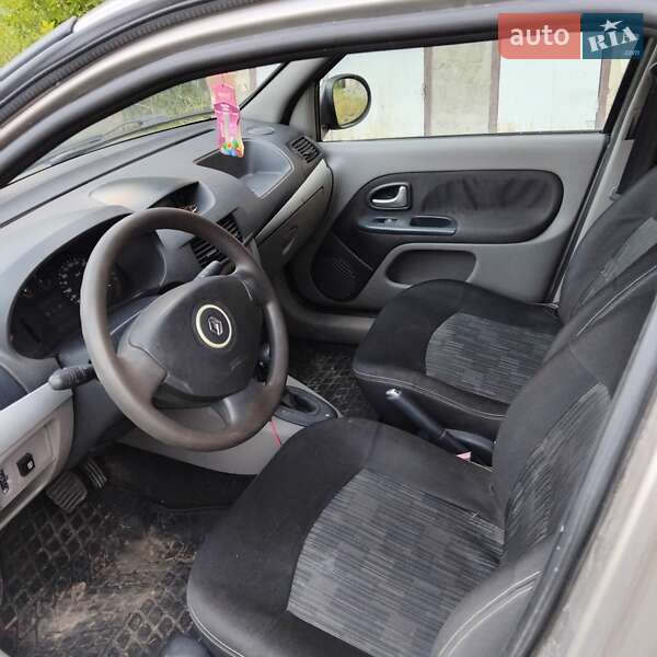 Седан Renault Clio Symbol 2008 в Черновцах