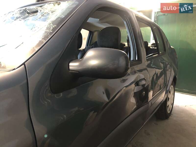 Седан Renault Clio Symbol 2008 в Дніпрі