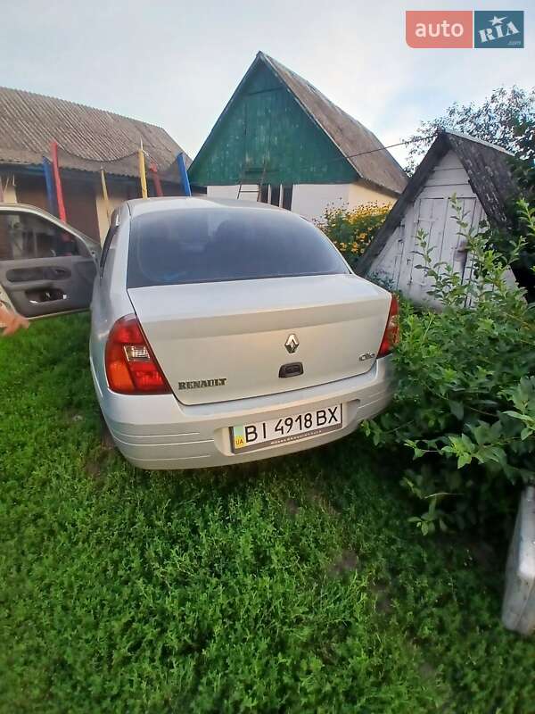 Седан Renault Clio Symbol 2002 в Ахтырке