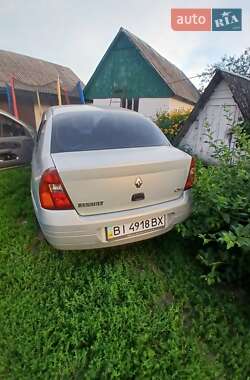 Седан Renault Clio Symbol 2001 в 