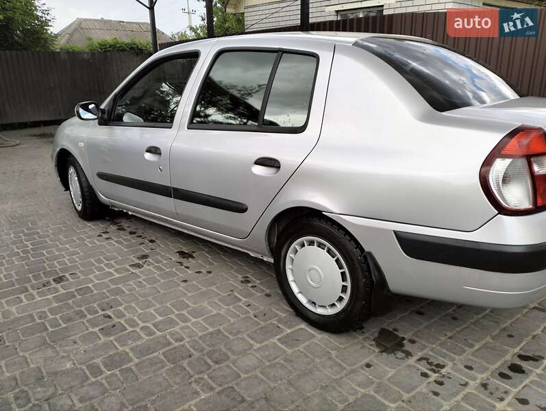 Седан Renault Clio Symbol 2005 в 