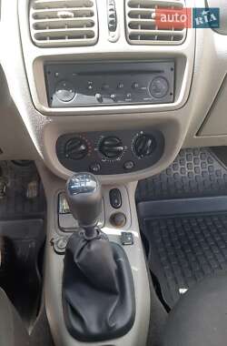 Седан Renault Clio Symbol 2006 в 