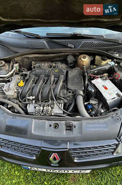 Седан Renault Clio Symbol 2002 в 