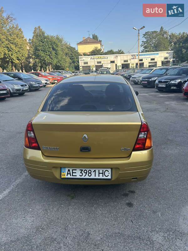 Седан Renault Clio Symbol 2001 в Запорожье