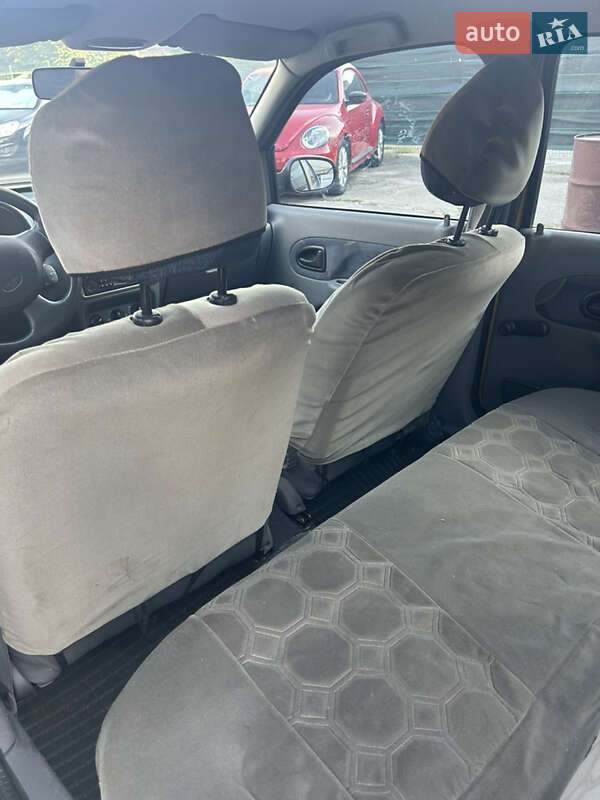 Седан Renault Clio Symbol 2001 в Запорожье