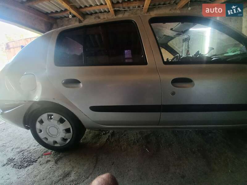Седан Renault Clio Symbol 2005 в 