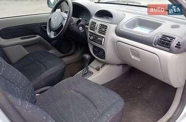 Седан Renault Clio Symbol 2004 в 