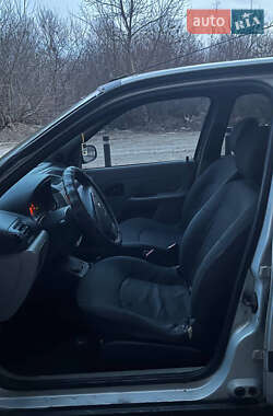 Седан Renault Clio Symbol 2003 в 
