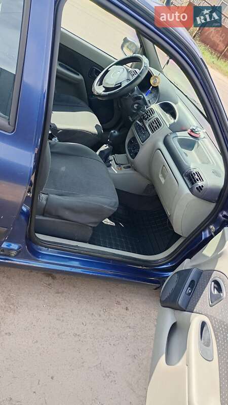 Седан Renault Clio Symbol 2006 в Коростене