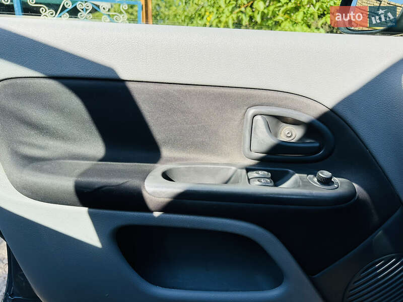 Седан Renault Clio Symbol 2008 в Запорожье фото 16 Седан Renault Clio Symbol 2008 в Запорожье