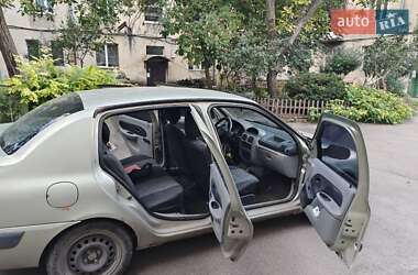 Седан Renault Clio Symbol 2003 в 