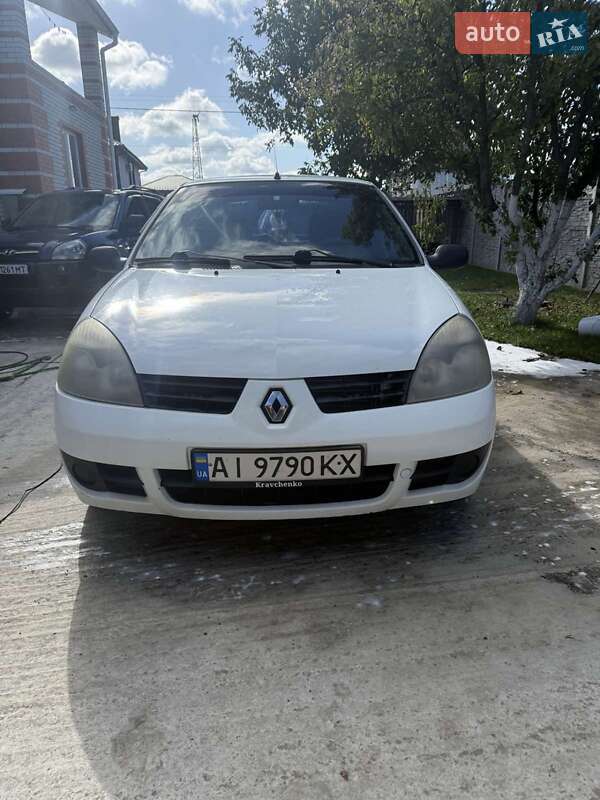 Седан Renault Clio Symbol 2006 в Погребах