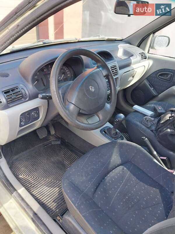 Седан Renault Clio Symbol 2003 в Киеве
