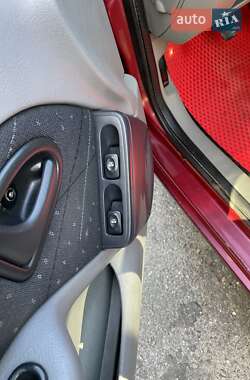 Седан Renault Clio Symbol 2003 в 