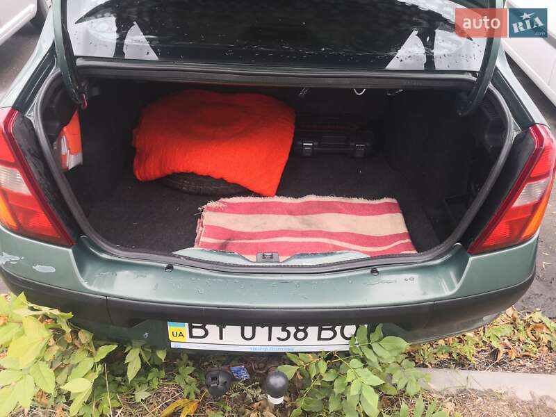 Седан Renault Clio Symbol 2003 в Полтаве