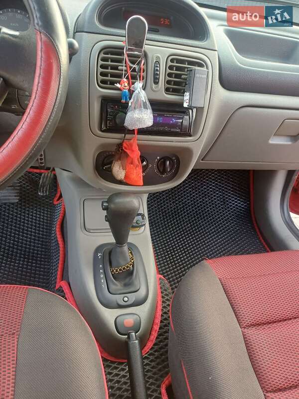 Седан Renault Clio Symbol 2005 в Полтаві