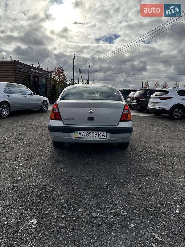 Седан Renault Clio Symbol 2002 в Киеве