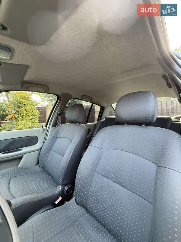 Седан Renault Clio Symbol 2005 в Косове