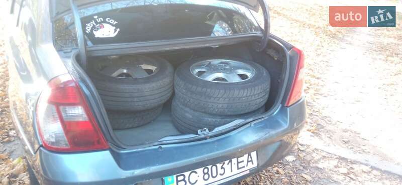 Седан Renault Clio Symbol 2006 в Львове