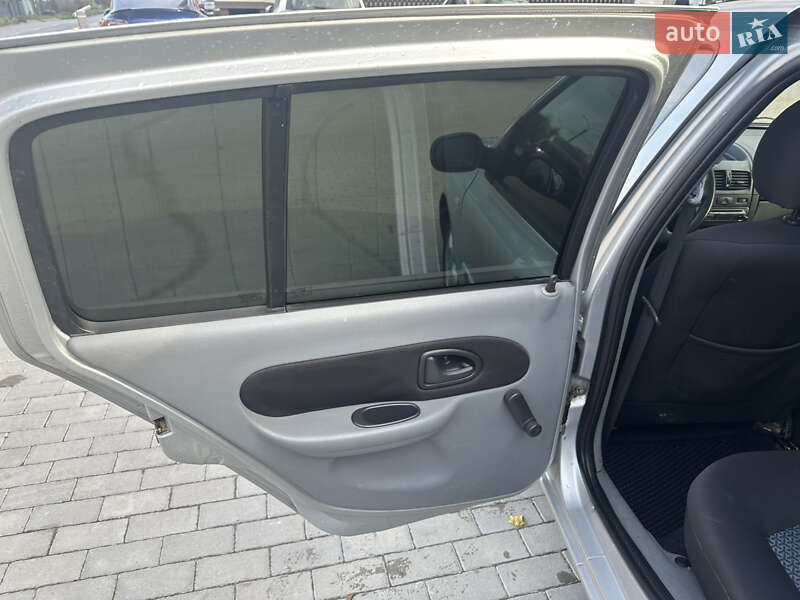Седан Renault Clio Symbol 2006 в Черновцах фото 39 Седан Renault Clio Symbol 2006 в Черновцах