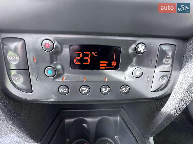 Седан Renault Clio Symbol 2008 в Львове фото 31 Седан Renault Clio Symbol 2008 в Львове