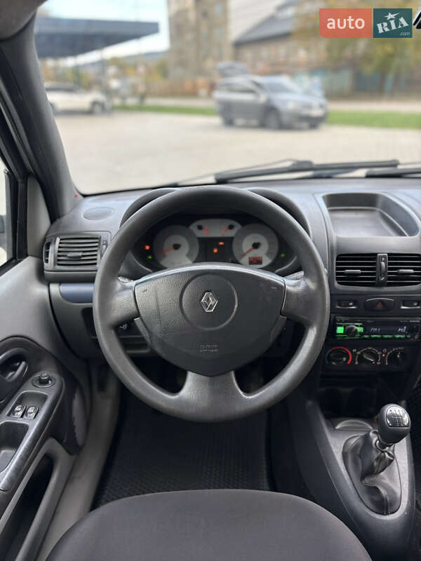 Седан Renault Clio Symbol 2006 в Черновцах