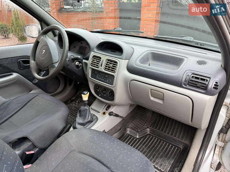 Седан Renault Clio Symbol 2003 в Ізяславі фото 7 Седан Renault Clio Symbol 2003 в Ізяславі
