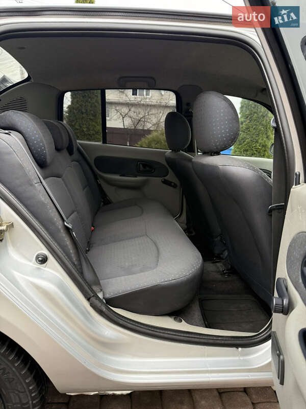 Седан Renault Clio Symbol 2005 в Косові фото 23 Седан Renault Clio Symbol 2005 в Косові