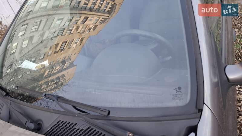 Седан Renault Clio Symbol 2005 в Києві фото 18 Седан Renault Clio Symbol 2005 в Києві