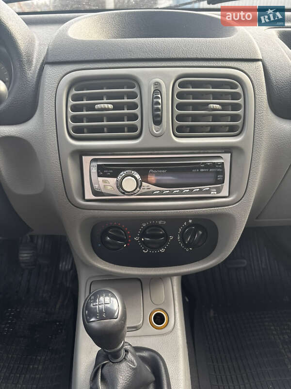 Седан Renault Clio Symbol 2006 в Полтаве