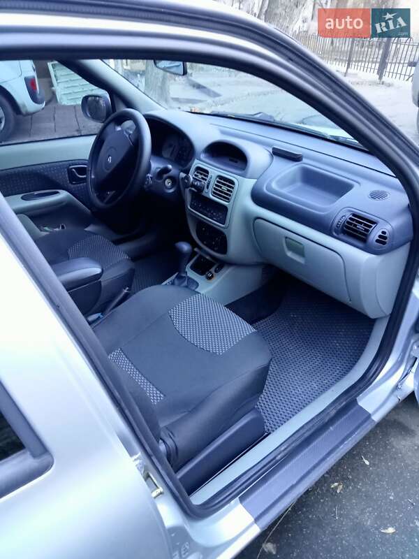 Седан Renault Clio Symbol 2006 в Киеве фото 8 Седан Renault Clio Symbol 2006 в Киеве