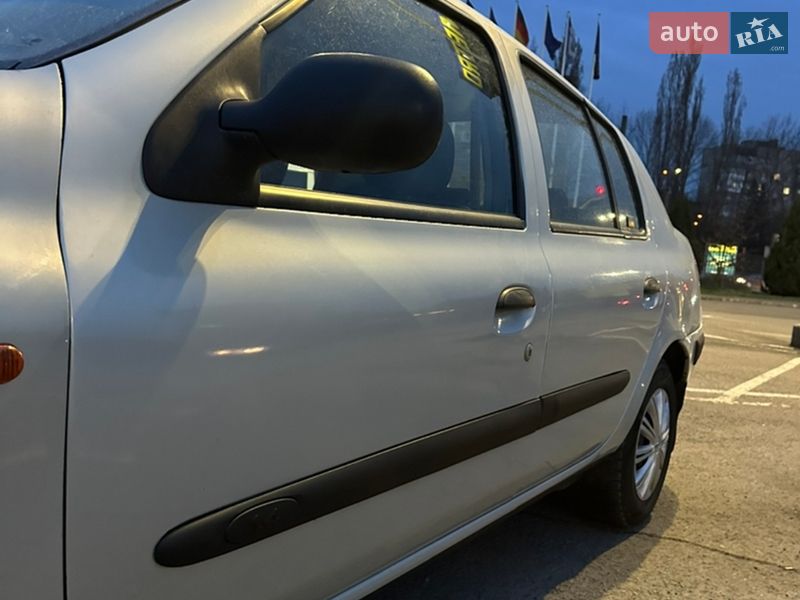 Седан Renault Clio Symbol 2004 в Івано-Франківську